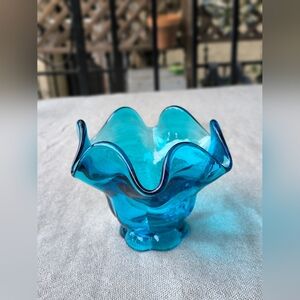 Vintage L E Smith  Blue Handkerchief Bowl